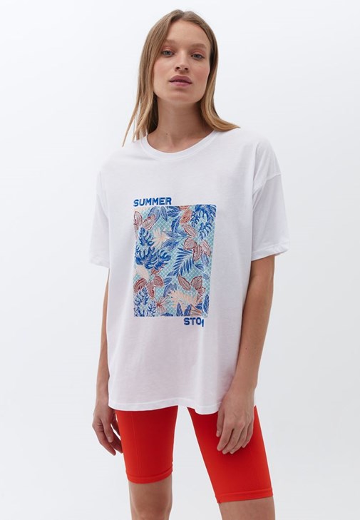 Baskılı Oversize Tişört ve Tayt Şort Kombini