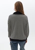 Bayan Bej Çizgili Loose-Fit Kazak