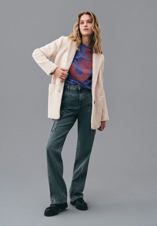 Casual Top ve Baggy-Fit Pantolon Kombini