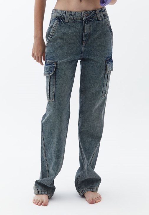 Casual Top ve Baggy-Fit Pantolon Kombini