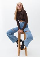 Bayan Kahverengi Büzgü Detaylı Crop Bluz 