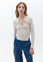 Bayan Bej Cut-Out Detaylı Bluz