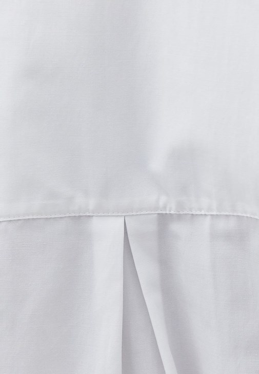 V Yaka Süveter ve Straight-Fit Pantolon Kombini