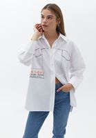 Bayan Beyaz Oversize Baskılı Gömlek