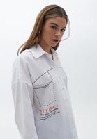 Bayan Beyaz Oversize Baskılı Gömlek