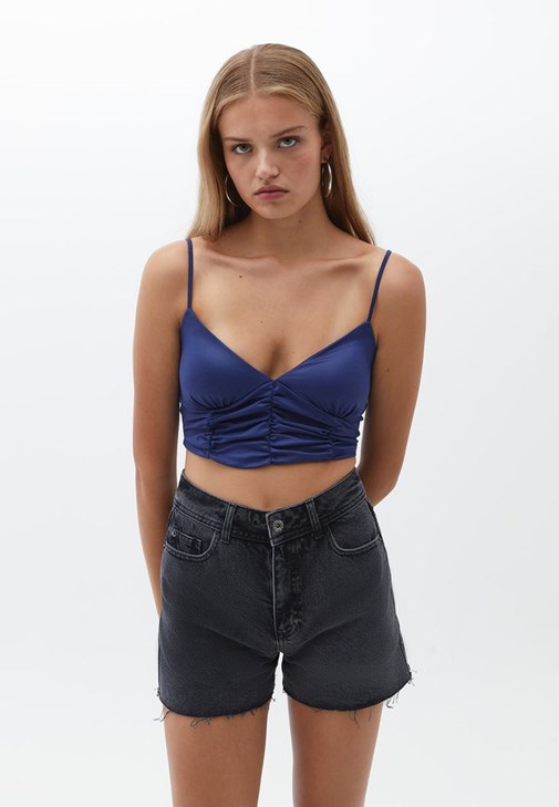 Büzgülü Crop ve Şort Kombini