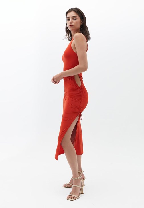 Cut-Out Detaylı Elbise ve Dokulu Çanta Komibini