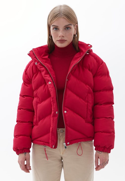 Kapüşonlu Mont ve Pantolon Kombini