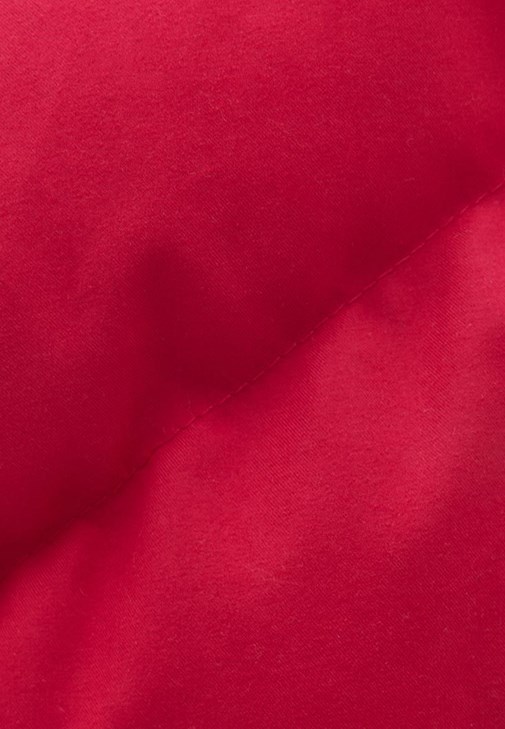 Kapüşonlu Mont ve Pantolon Kombini