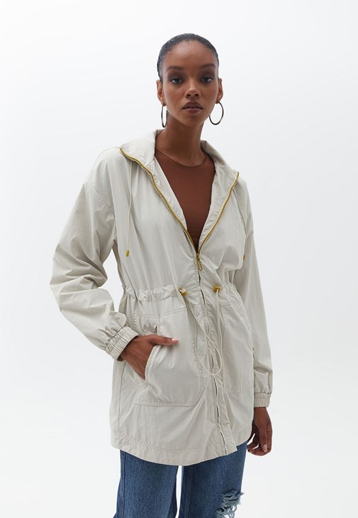 Bej Kapüşonlu Midi Yağmurluk