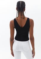 Bayan Siyah V Yaka Triko Atlet