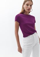 Sıfır Yaka Tişört ve Crop Pantolon Kombini