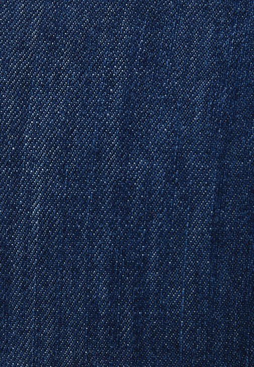 Denim Şort ve Tek Omuzlu Bluz Kombini