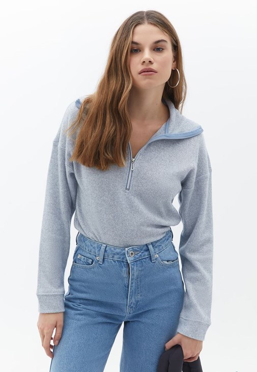 Mavi Fermuarlı Dik Yaka Kazak