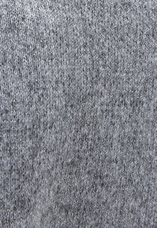 Yumuşak Dokulu Pantolon ve Kazak Kombini