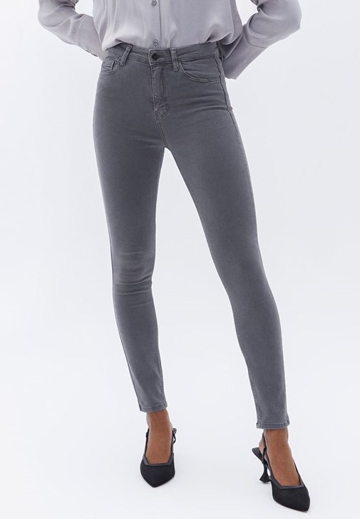 Triko Kazak ve Skinny Pantolon Kombini