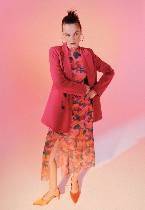 Blazer Ceket ve Carrot-Fit Pantolon Kombini