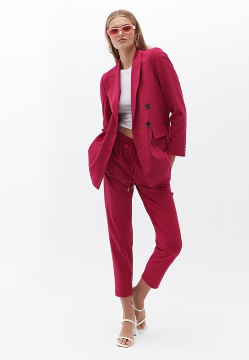 Blazer Ceket ve Carrot-Fit Pantolon Kombini
