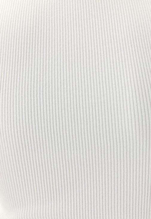 Bootcut Pantolon ve Triko Atlet kombini