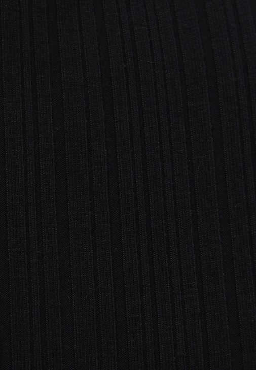 Cut-Out Detaylı Atlet ve Jogger Pantolon Kombini