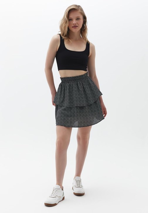 Desenli Mini Etek ve Crop Top Kombini