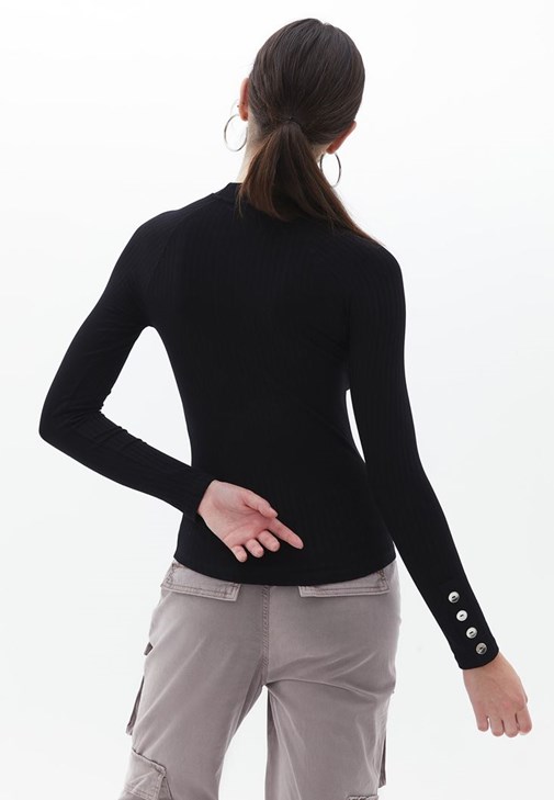 Yelek ve Pamuklu Pantolon Kombini