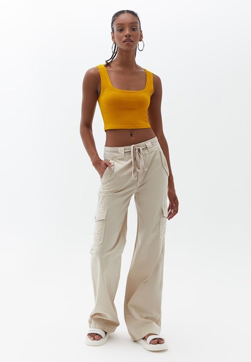 Crop Atlet ve Kargo Pantolon Kombini