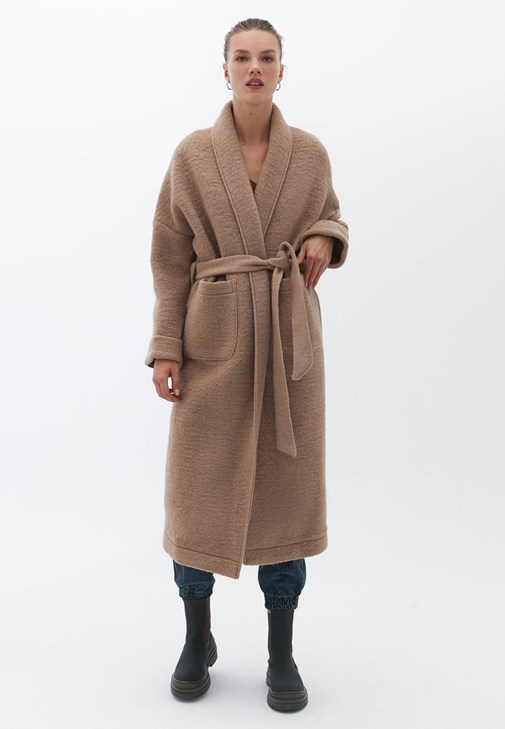 Kemerli Kaban ve Kargo Pantolon Kombini