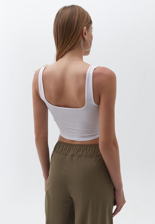 Crop ve Toka Detaylı Pantolon Kombini