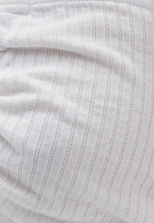 Bağlamalı Crop Top ve Wide-Leg Pantolon Kombini