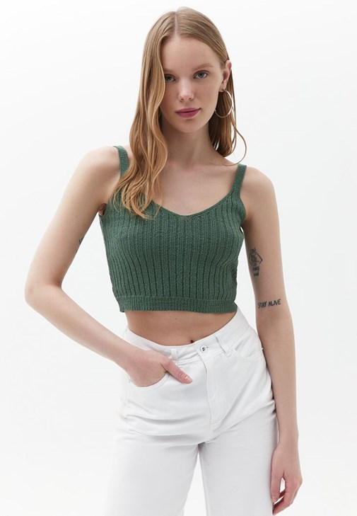 Triko Crop Atlet ve Wide-Leg Pantolon Kombini
