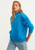 Bayan Mavi Sloganlı Kapüşonlu Sweatshirt