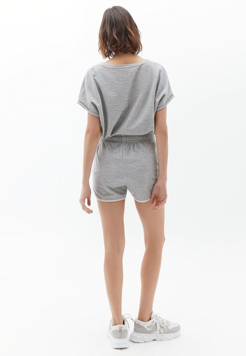 Sweat Tişört ve Pamuklu Şort Kombini