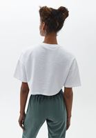 Bayan Beyaz Pamuklu Crop Tişört