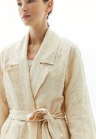 Jakarlı Trençkot ve Uzun Çizme Kombini