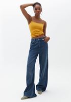 Askılı Atlet ve Baggy Pantolon Kombini