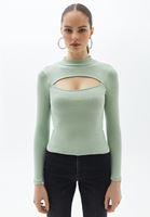 Bayan Yeşil Cut-Out Detaylı Uzun Kollu Tişört