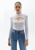 Bayan Beyaz Cut-Out Detaylı Uzun Kollu Tişört