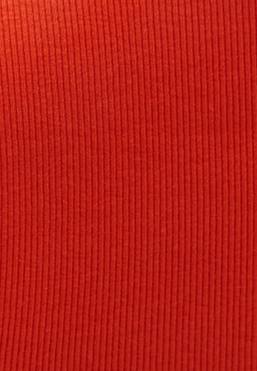 Halter Yaka Atlet ve Denim Şort Kombini