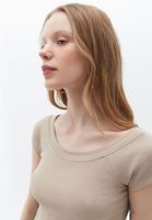 Bayan Bej Pamuklu Esnek Dokulu Tişört