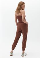 Baskılı Tişört ve Bağcıklı Jogger Pantolon Kombini