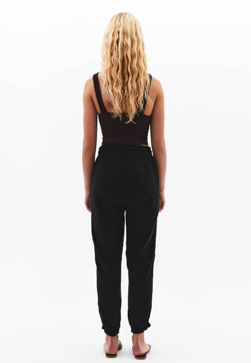 Kare Yaka Crop Top ve Jogger Pantolon Kombini