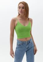 Dikişsiz Atlet ve Denim Pantolon Kombini