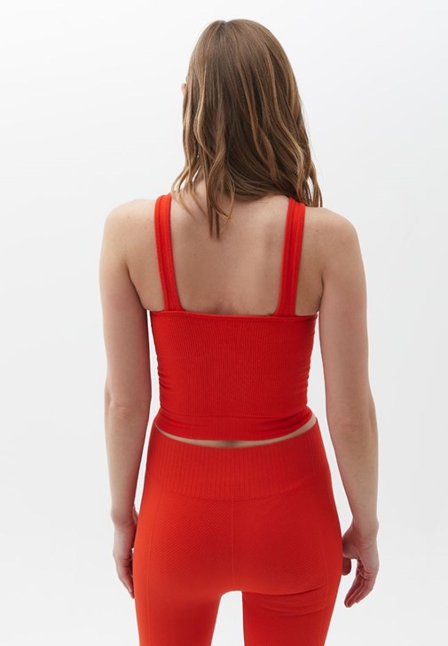 Crop Top ve Jakarlı Biker Tayt Kombini