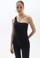 Tek Omuzlu Atlet ve Mom-Fit Pantolon Kombini