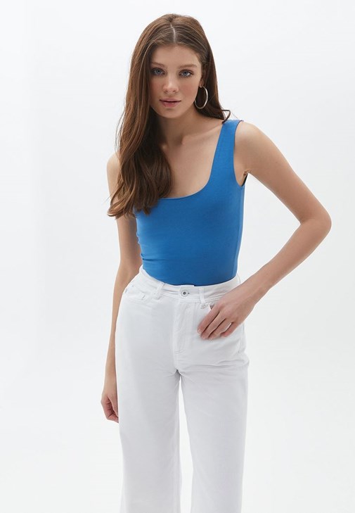 Kare Yaka Esnek Atlet ve Wide-Leg Pantolon Kombini