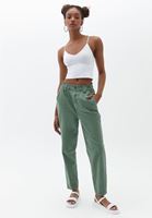 Baggy-Fit Pantolon ve Crop Atlet Kombini