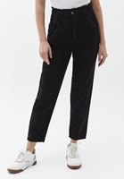 Baggy-Fit Pantolon ve Halter Yaka Atlet Kombini