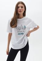 Bayan Beyaz Pamuklu Oversize Baskılı Tişört
