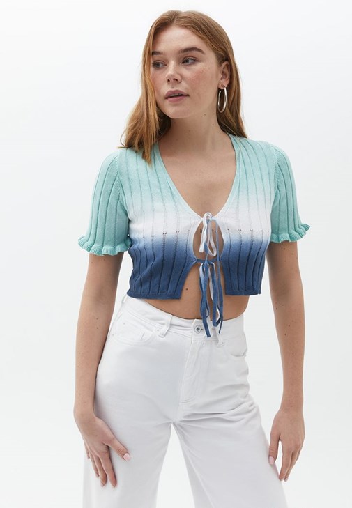 Triko Hırka ve Wide-Leg Pantolon Kombini